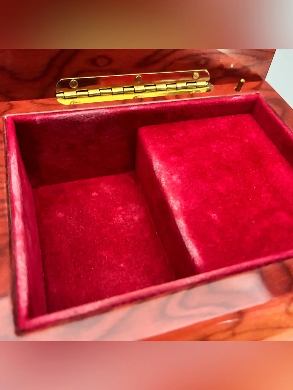 Ercolano H&G Studios Jewelry Music Box #2265 “Hummingbird with Fuchsia” Lena Liu